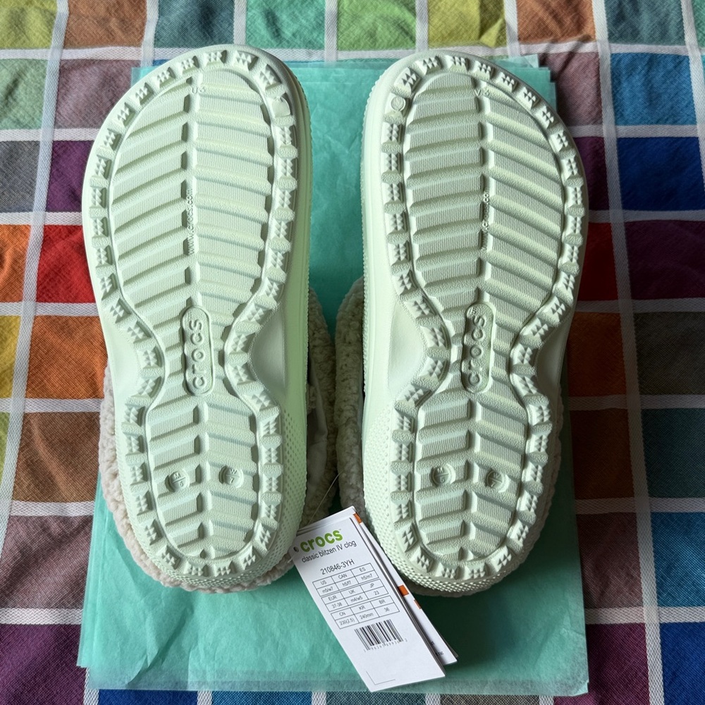 🛌 CROCS LINED CLOGS 🛌 NWT 🛌 - Picture 12 of 16